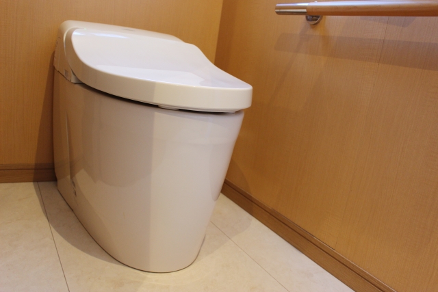 ”タンクレストイレ”